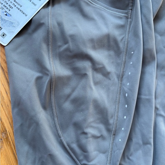 Lululemon - NWT - Greenish Gray Leggings with pockets - SZ 2 - Picture 10 of 10